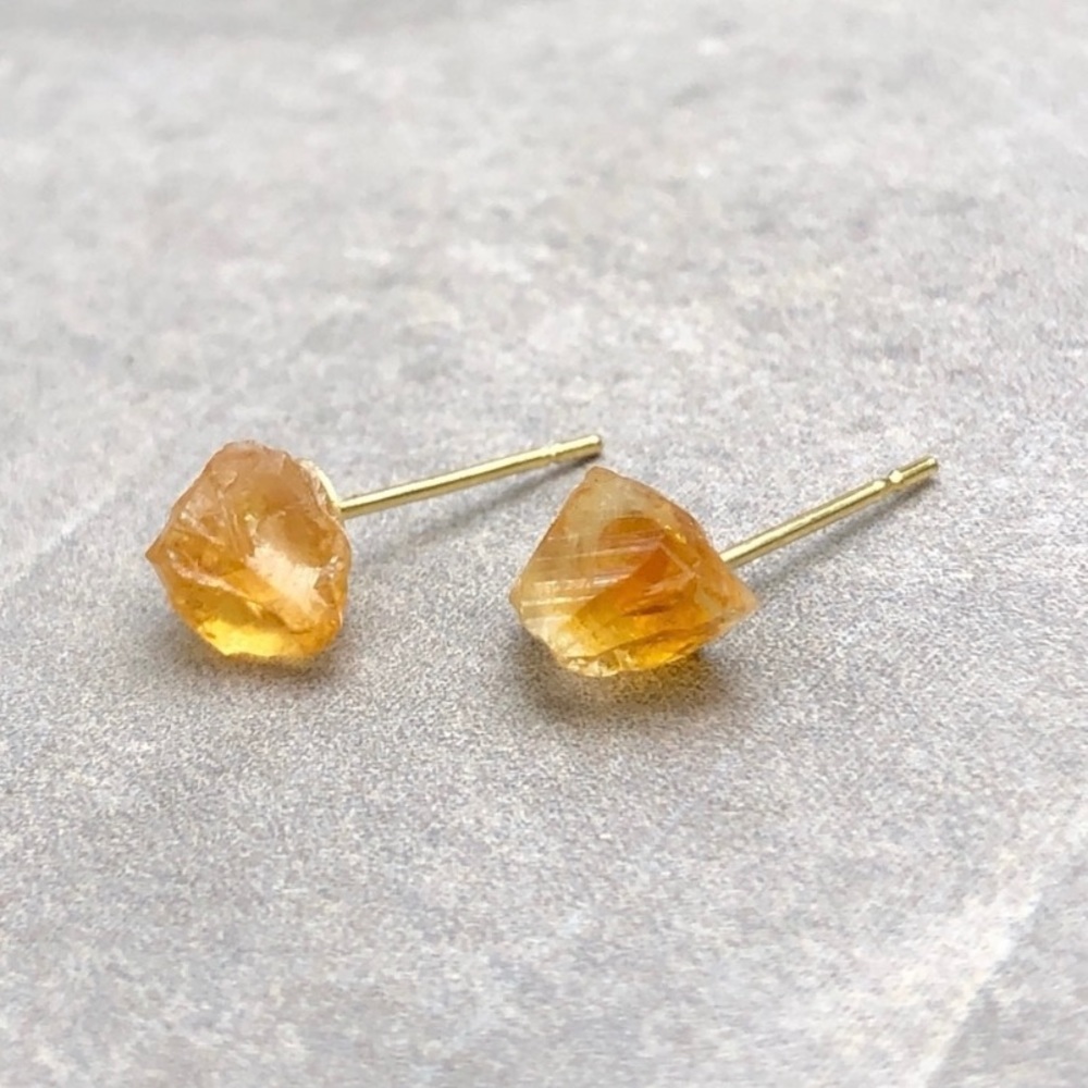 🆕 New Raw Citrine Crystal Stud Gemstone Earrings, gold posts - Picture 1 of 7